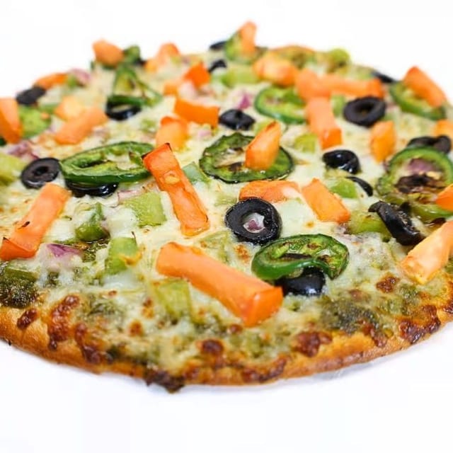 Hariyali Veggie Pizza.